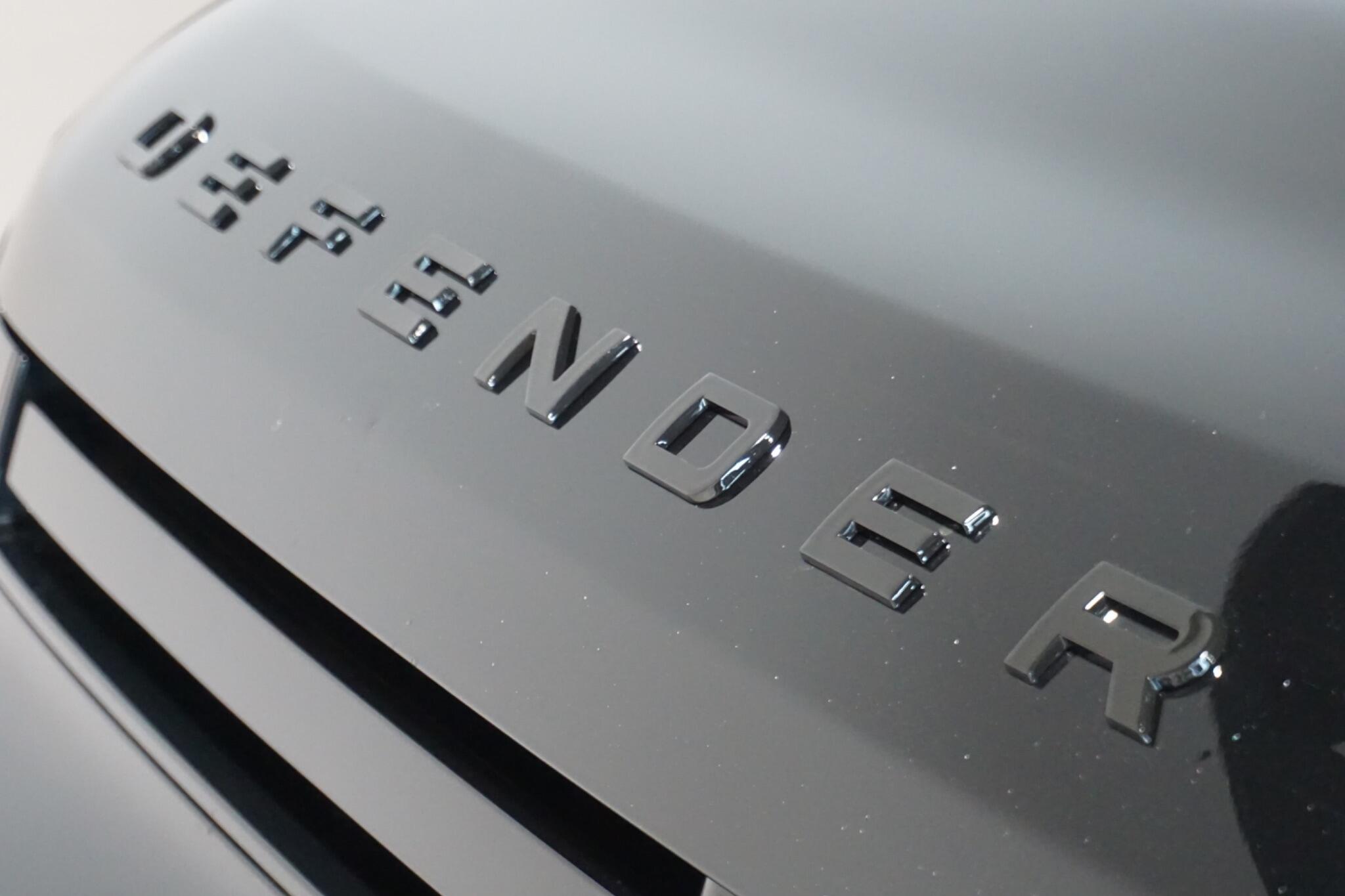 Land Rover Defender 110 3.0 D300 MHEV HSE SUV 5dr Diesel Auto 4WD Euro 6 (s/s) (300 ps)